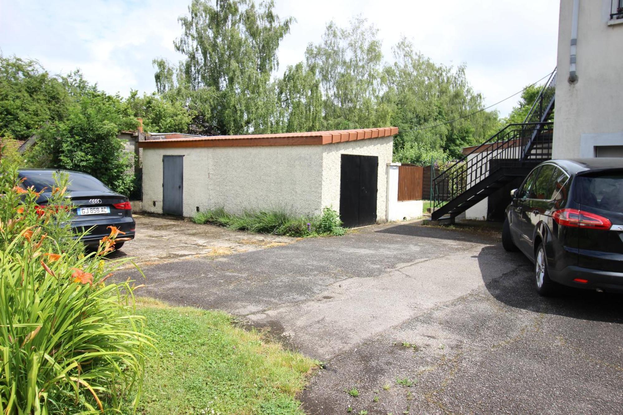 3 Chambres - Tres Grand Jardin Privee - Terrasse Privee - Garage Velo Et Moto - Parking Voiture Privee Dans La Propriete - Gere Par Presta-Zen'Services Thierville-sur-Meuse Dış mekan fotoğraf